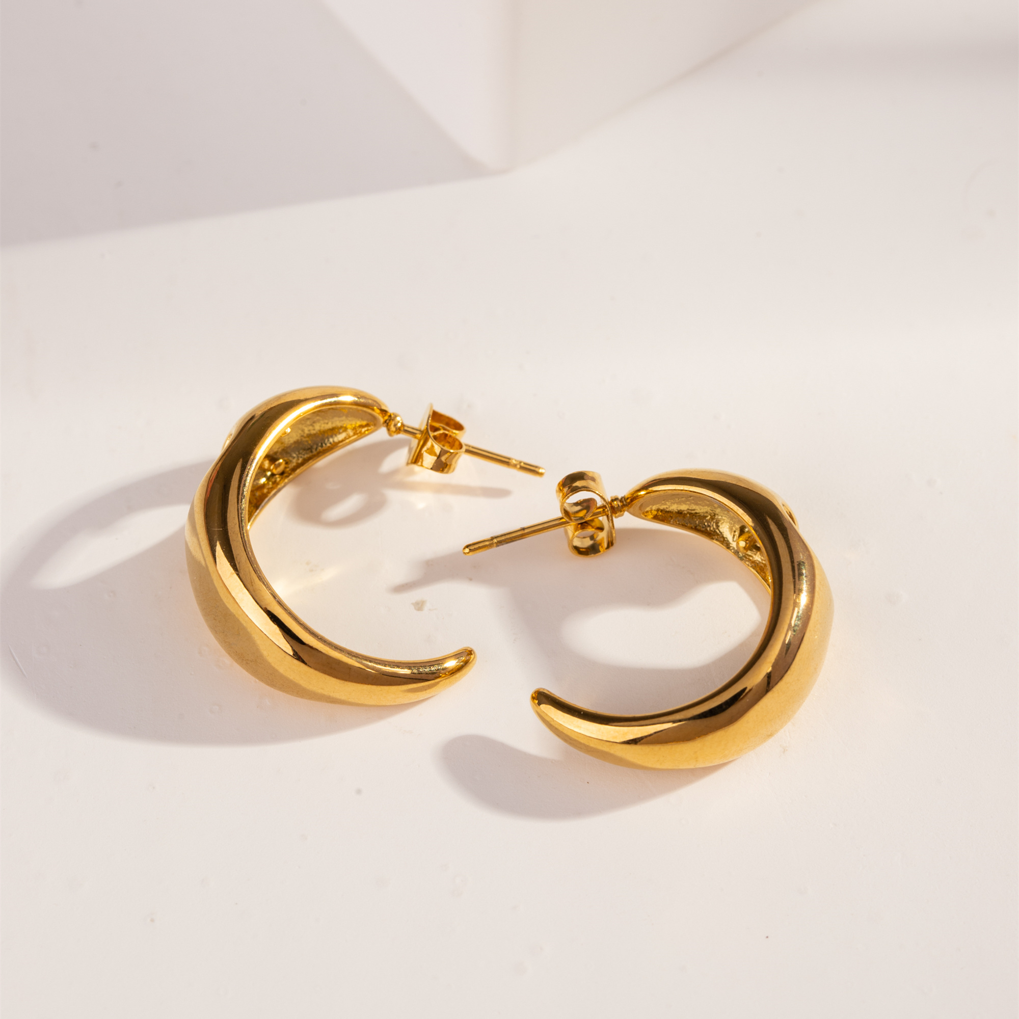 1 Pair Casual Vintage Style C Shape Geometric Heart Shape Plating 304 Stainless Steel 18K Gold Plated Ear Studs display picture 16