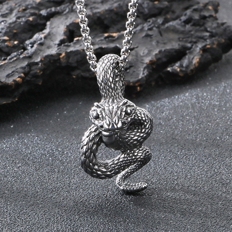 1 Piece 25*47mm 304 Stainless Steel Snake Pendant Chain display picture 2