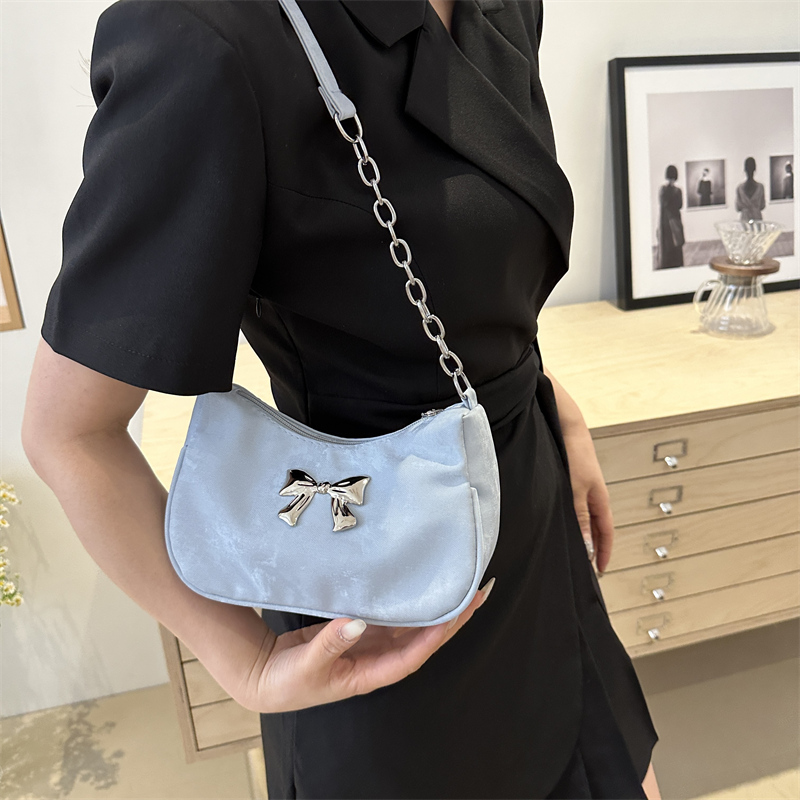Women's Pu Leather Solid Color Vintage Style Classic Style Zipper Shoulder Bag display picture 5
