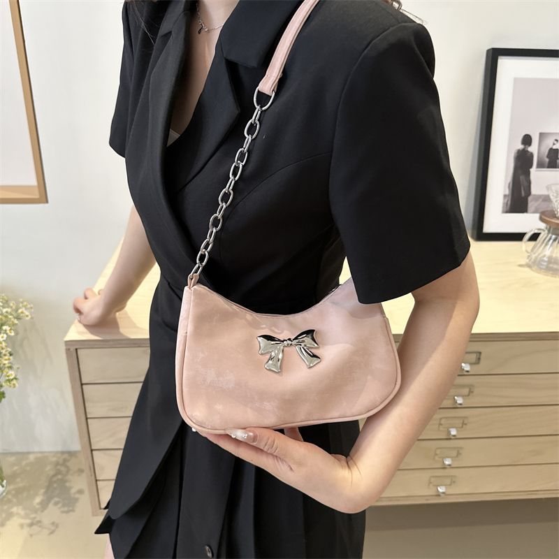Women's Pu Leather Solid Color Vintage Style Classic Style Zipper Shoulder Bag display picture 2