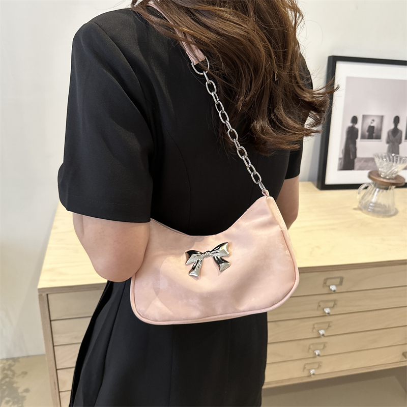 Women's Pu Leather Solid Color Vintage Style Classic Style Zipper Shoulder Bag display picture 4