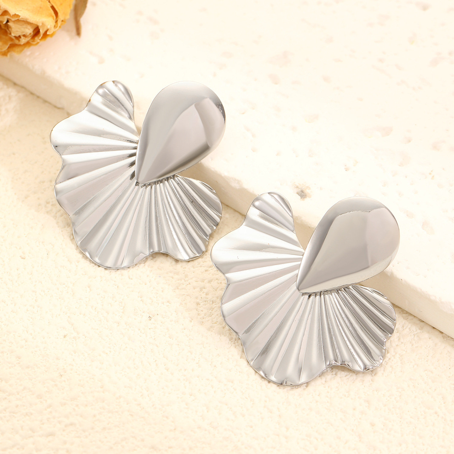 1 Pair Nordic Style Simple Style Water Droplets Flower Alloy Ear Studs display picture 4