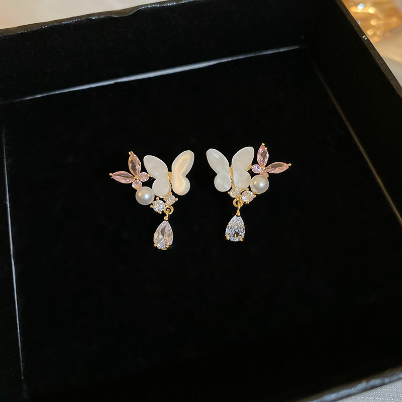 1 Pair Modern Style Sweet Classic Style Water Droplets Butterfly Inlay Copper Imitation Pearl Zircon Ear Studs display picture 2