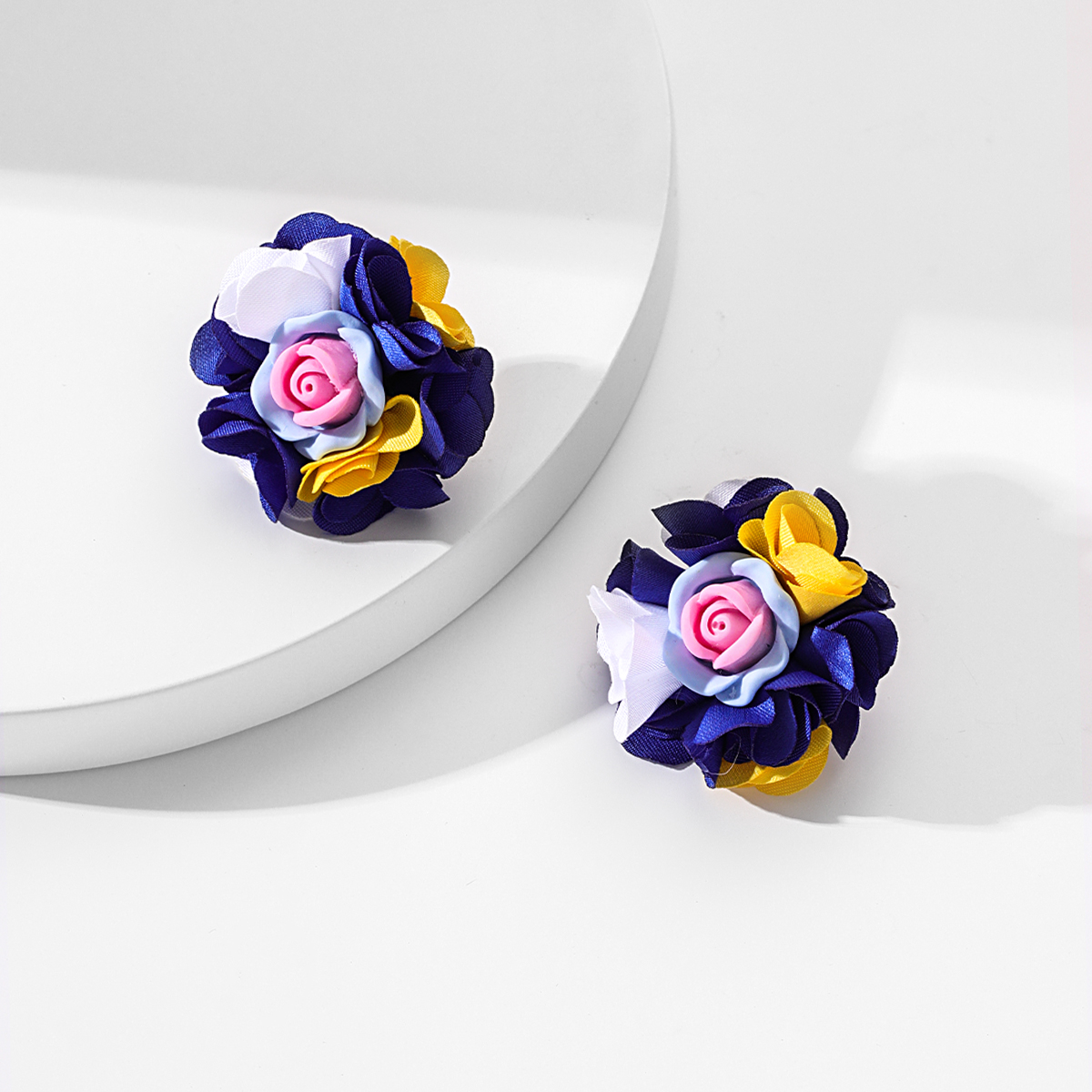 1 Pair Original Design Handmade Flower Alloy Cloth Resin Ear Studs display picture 4