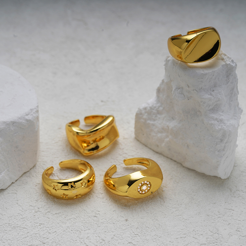Kupfer Messing Vergoldet Lässig Einfacher Stil Inlay Carving Stern Zirkon Offener Ring display picture 1