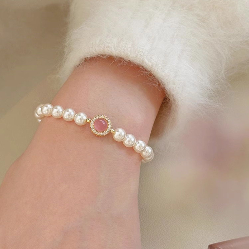 Wholesale Jewelry Sweet Simple Style Round Imitation Pearl Copper Imitation Pearl Zircon 14K Gold Plated Beaded Inlay Bracelets display picture 6