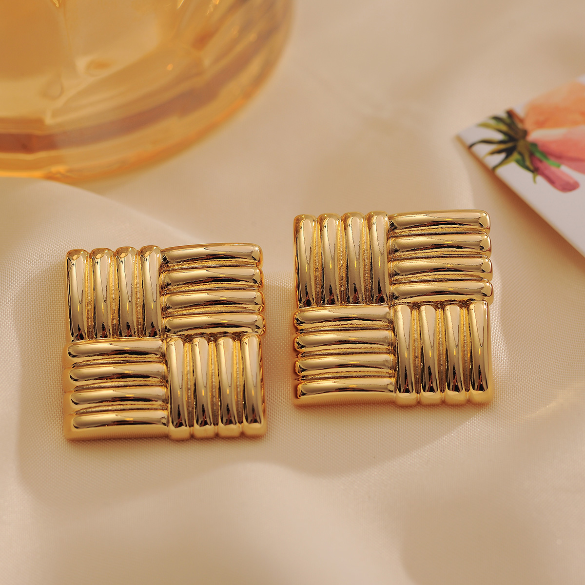 1 Pair Casual Elegant Tropical Solid Color Plating Copper 18K Gold Plated Ear Studs display picture 3