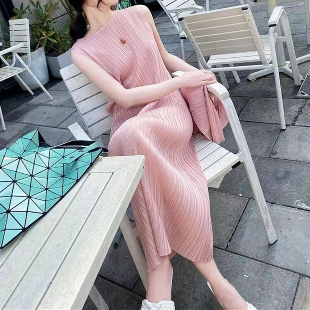 Women's Regular Dress Casual Simple Style Classic Style U Neck Round Neck Pleated Frill Ruched Sleeveless Simple Solid Color Midi Dress Daily Beach Date display picture 7