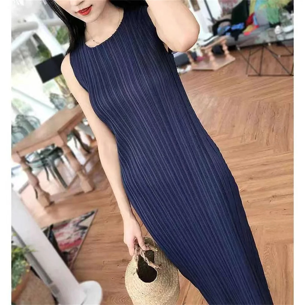 Women's Regular Dress Casual Simple Style Classic Style U Neck Round Neck Pleated Frill Ruched Sleeveless Simple Solid Color Midi Dress Daily Beach Date display picture 5