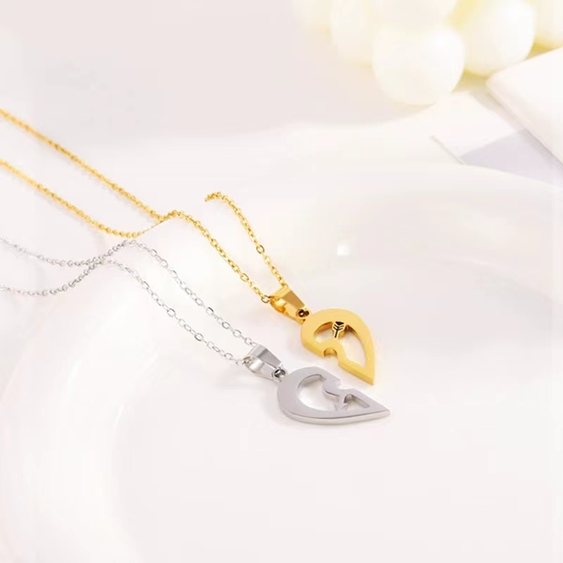 Edelstahl 304 18 Karat Vergoldet Romantisch Einfacher Stil Aushöhlen Herzform Halskette Mit Anhänger display picture 4