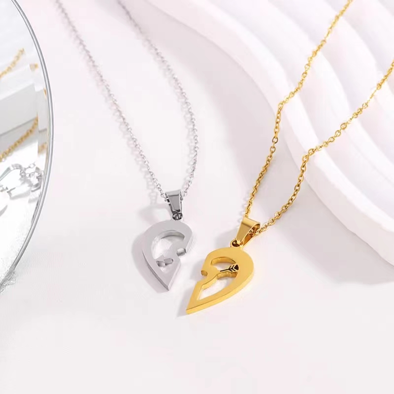 Edelstahl 304 18 Karat Vergoldet Romantisch Einfacher Stil Aushöhlen Herzform Halskette Mit Anhänger display picture 3