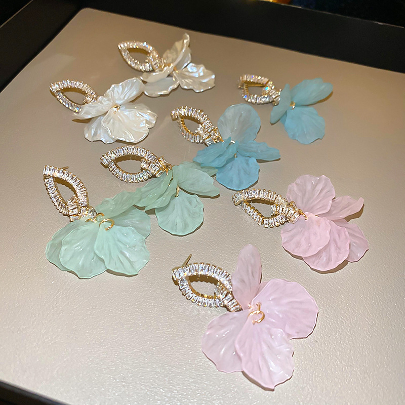 1 Pair IG Style Sweet Petal Inlay Copper Zircon Drop Earrings display picture 3