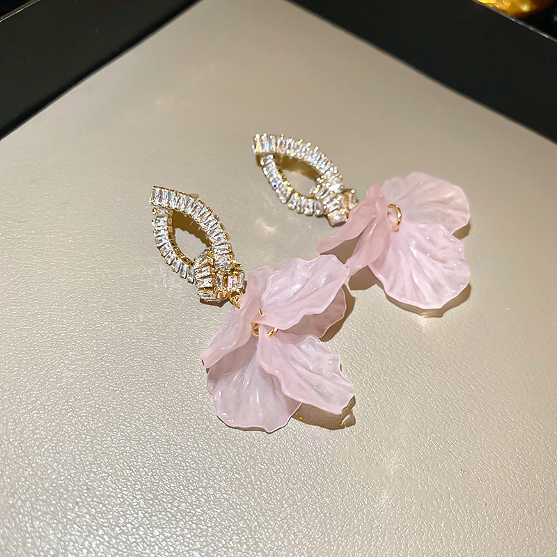 1 Pair IG Style Sweet Petal Inlay Copper Zircon Drop Earrings display picture 10