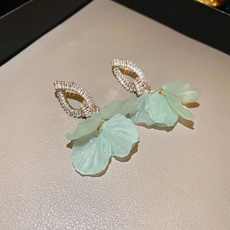 1 Pair IG Style Sweet Petal Inlay Copper Zircon Drop Earrings display picture 11