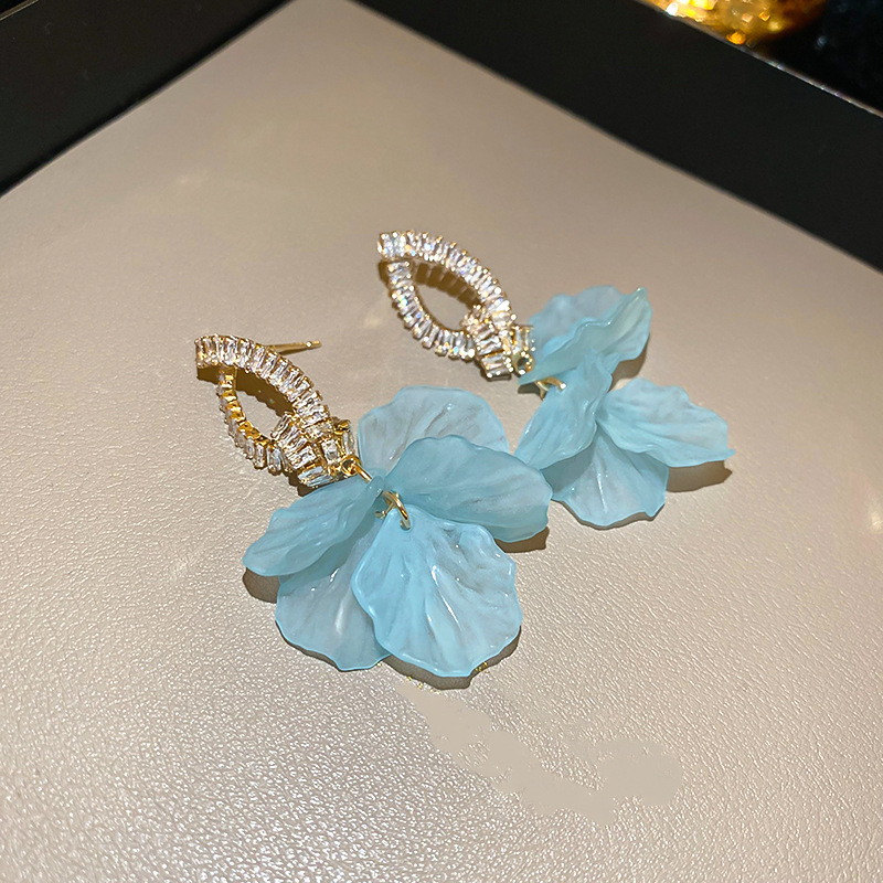 1 Pair IG Style Sweet Petal Inlay Copper Zircon Drop Earrings display picture 5
