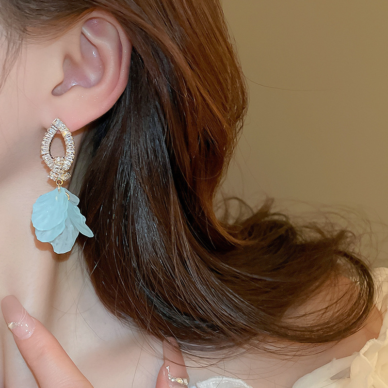 1 Pair IG Style Sweet Petal Inlay Copper Zircon Drop Earrings display picture 13