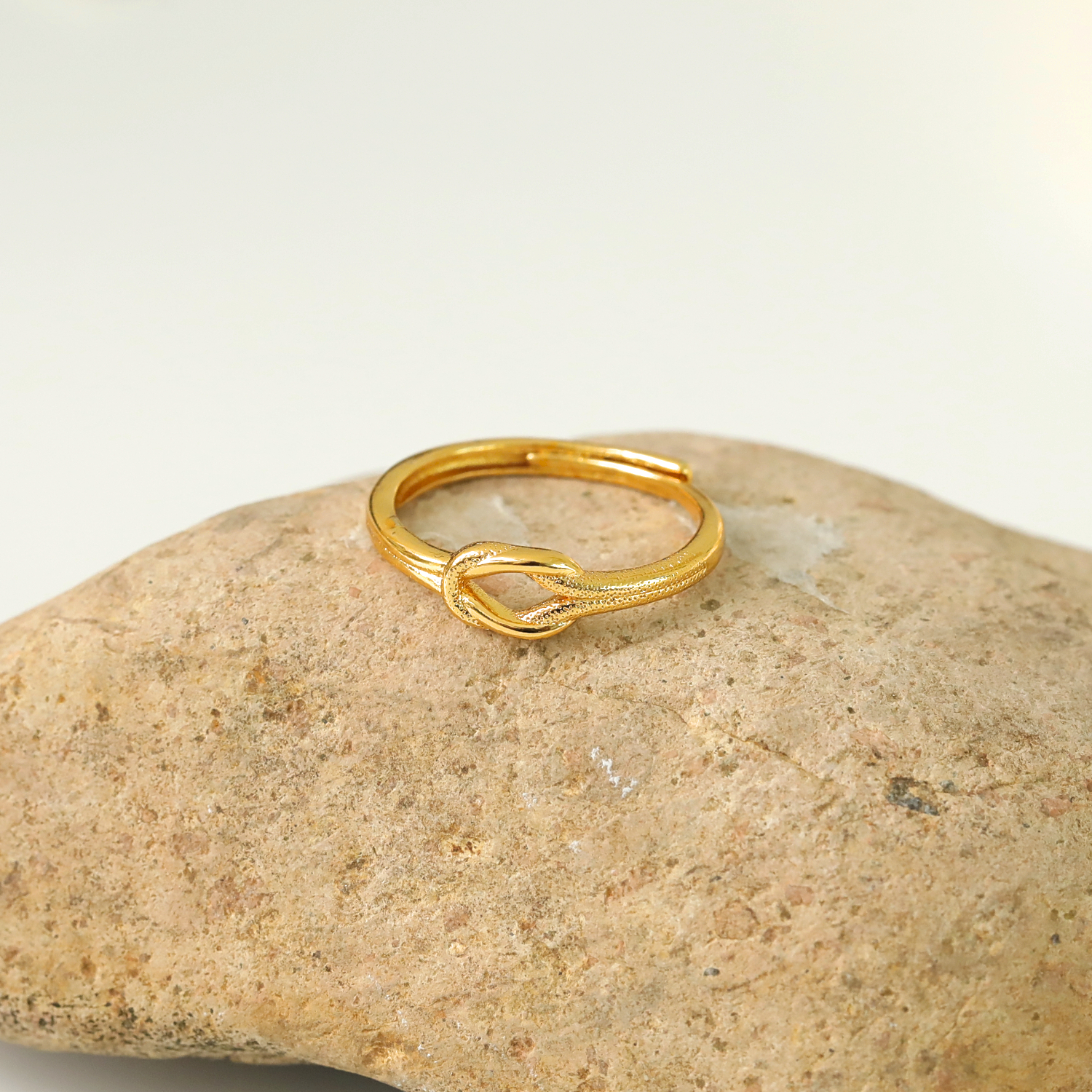 Copper 18K Gold Plated Casual Simple Style Plating Solid Color Rings display picture 5