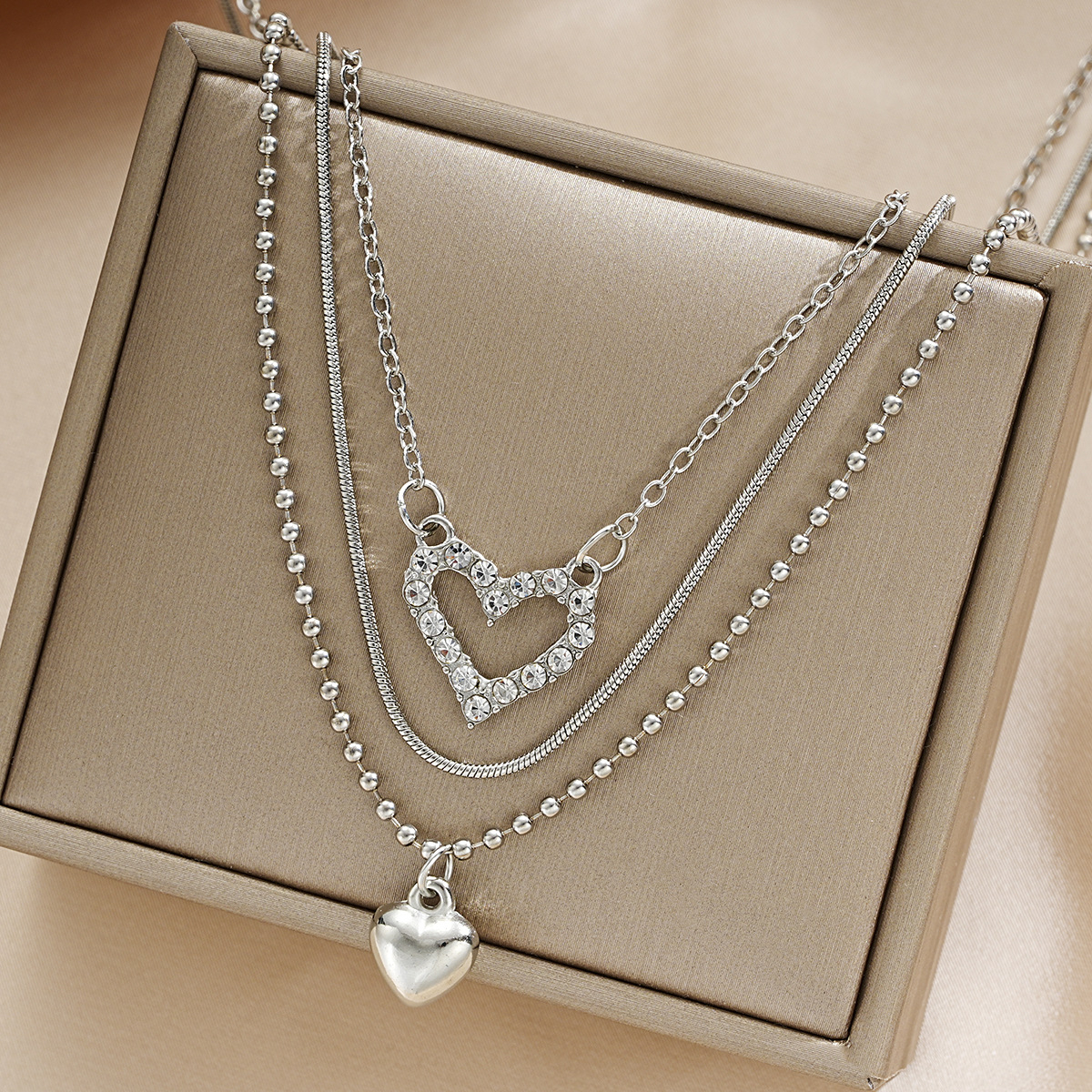 Elegant Simple Style Star Heart Shape Alloy Women's Layered Necklaces display picture 3