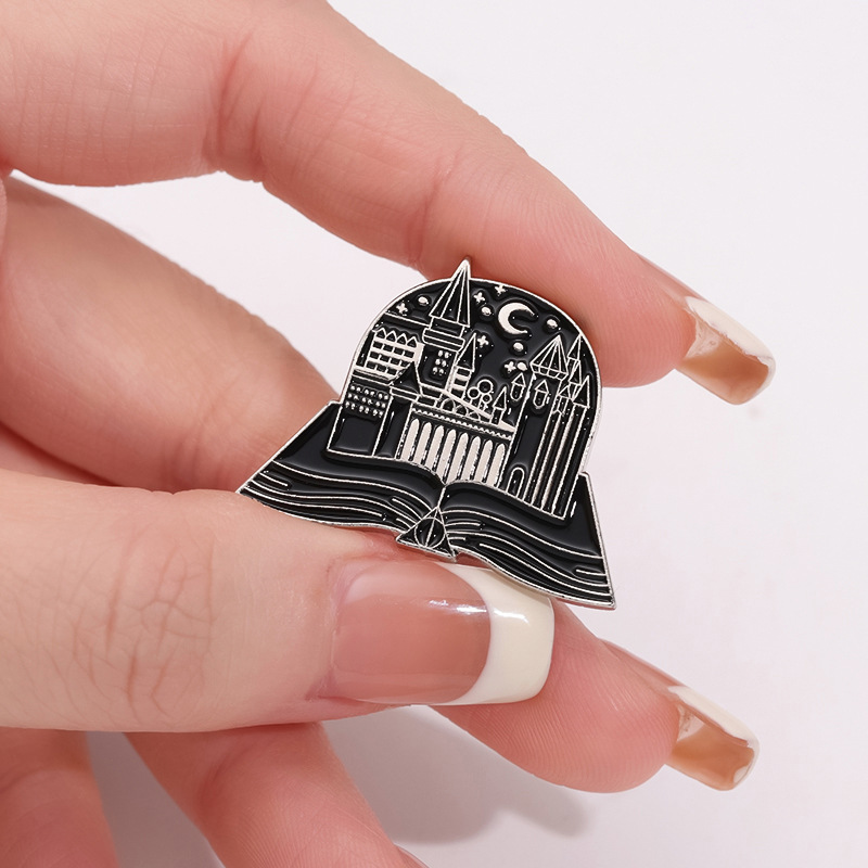 Simple Style Classic Style Geometric Zinc Alloy Plating Unisex Brooches display picture 3