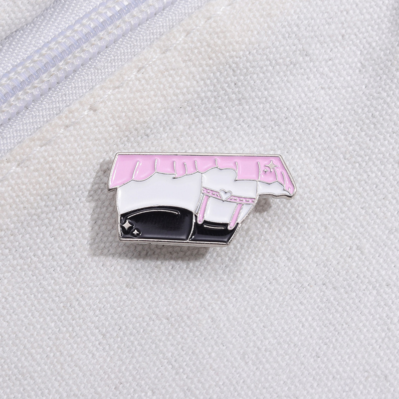 Simple Style Classic Style Printing Zinc Alloy Plating Unisex Brooches display picture 8