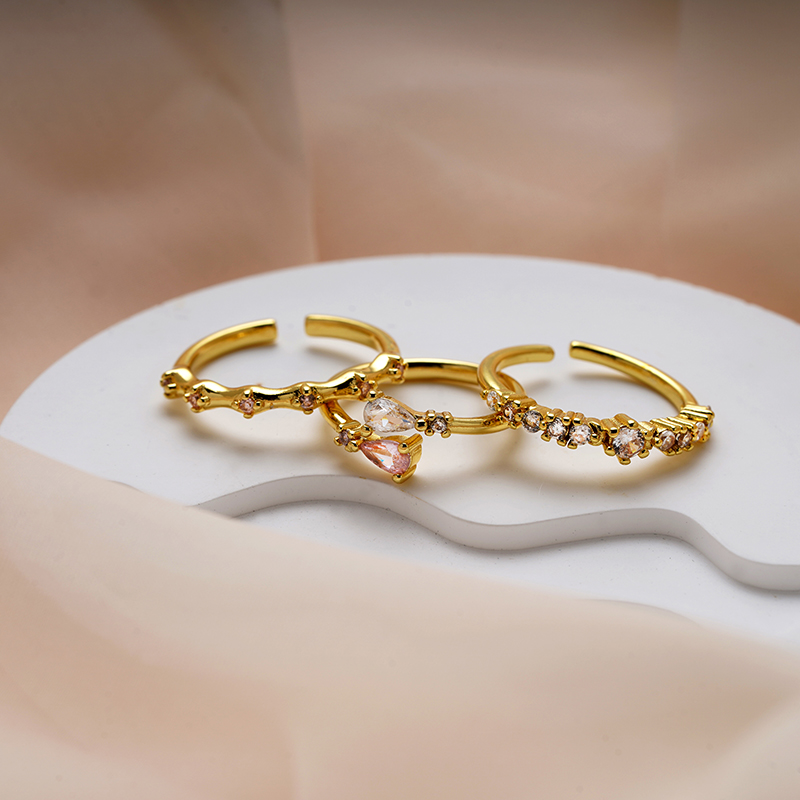 Kupfer Messing Vergoldet Dame Braut Romantisch Inlay Carving Juwel Zirkon Offener Ring display picture 3