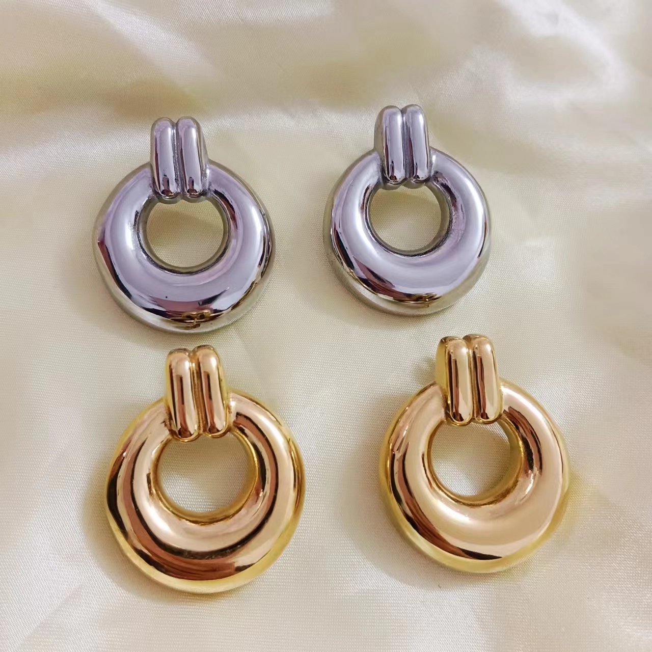 1 Pair Modern Style Classic Style Circle Plating 304 Stainless Steel 18K Gold Plated Drop Earrings display picture 5
