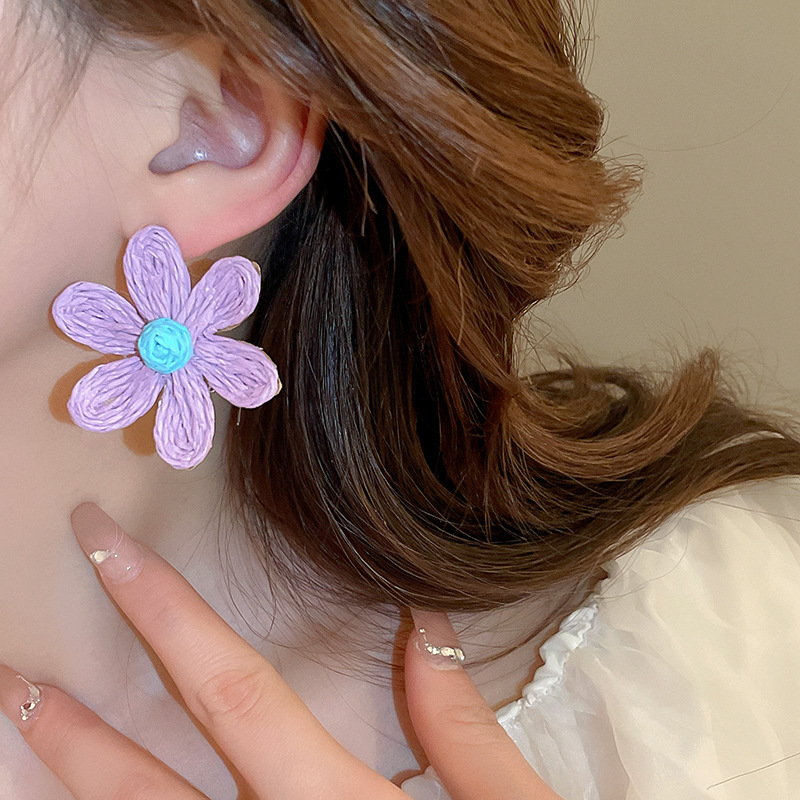 1 Pair Elegant Sweet Flower Alloy Straw Ear Studs display picture 15