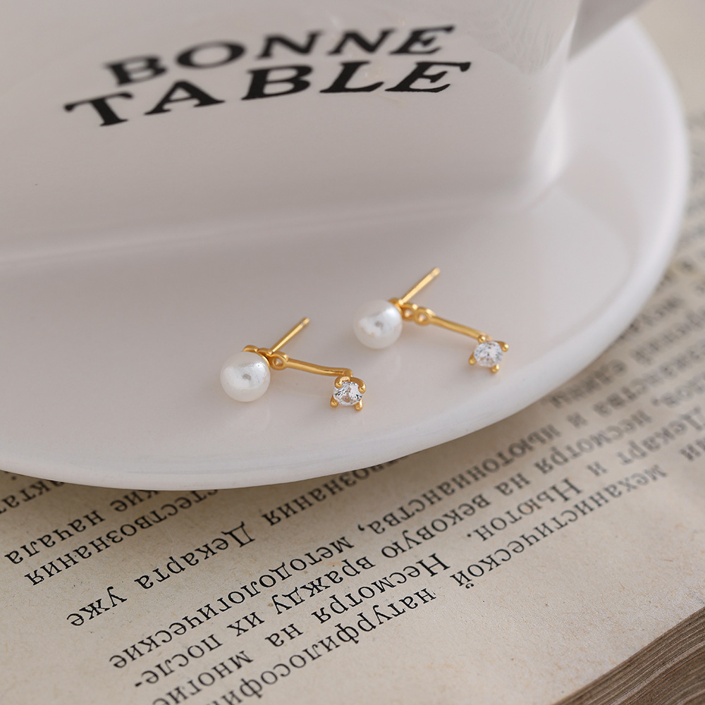 1 Pair Romantic Simple Style Round Inlay Sterling Silver Pearl Zircon Ear Studs display picture 6