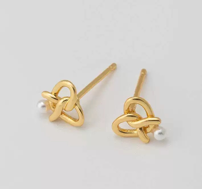 1 Pair Simple Style Heart Shape Inlay Sterling Silver Pearl Ear Studs display picture 2