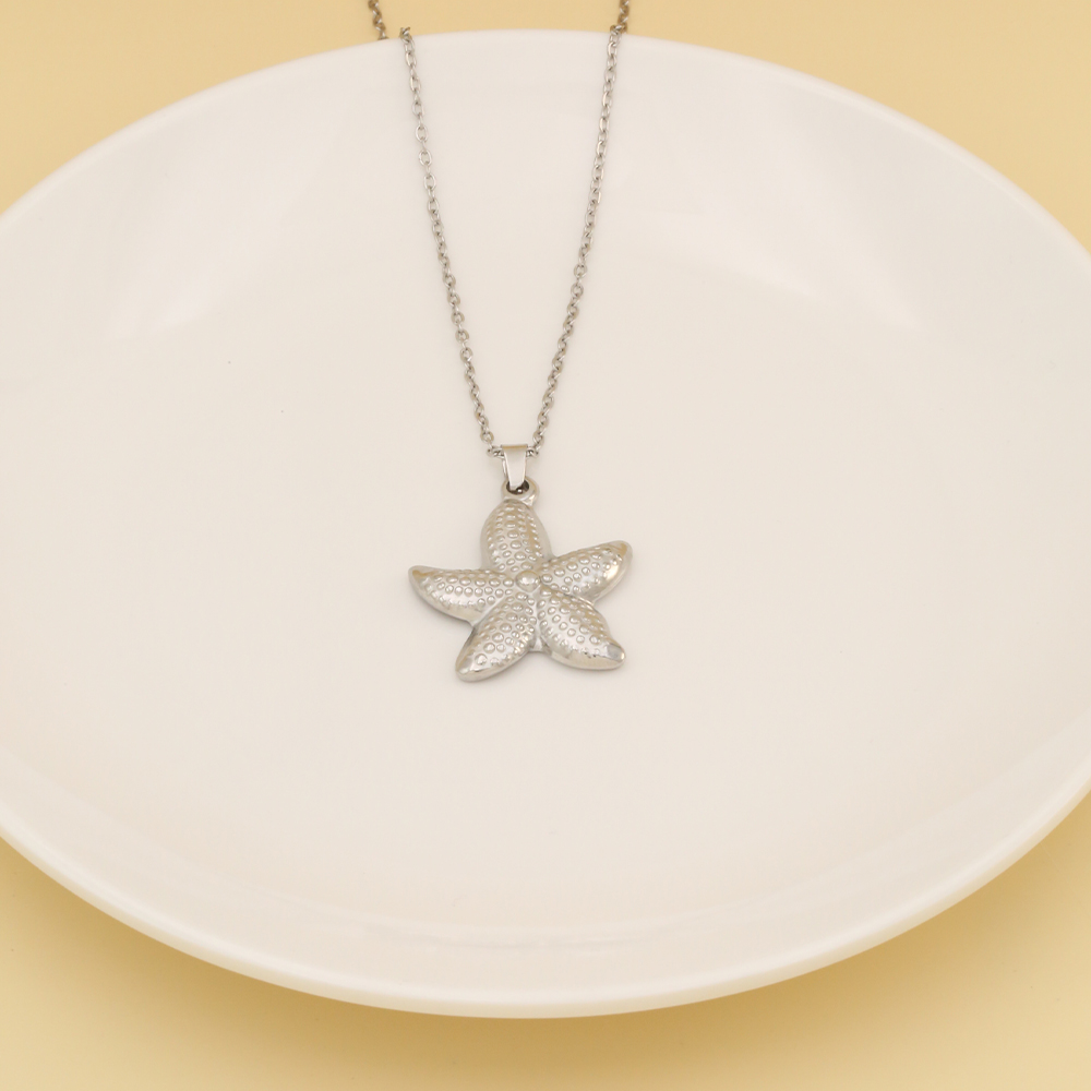 304 Stainless Steel 18K Gold Plated Cute Sweet Commute Polishing Starfish Pendant Necklace display picture 4