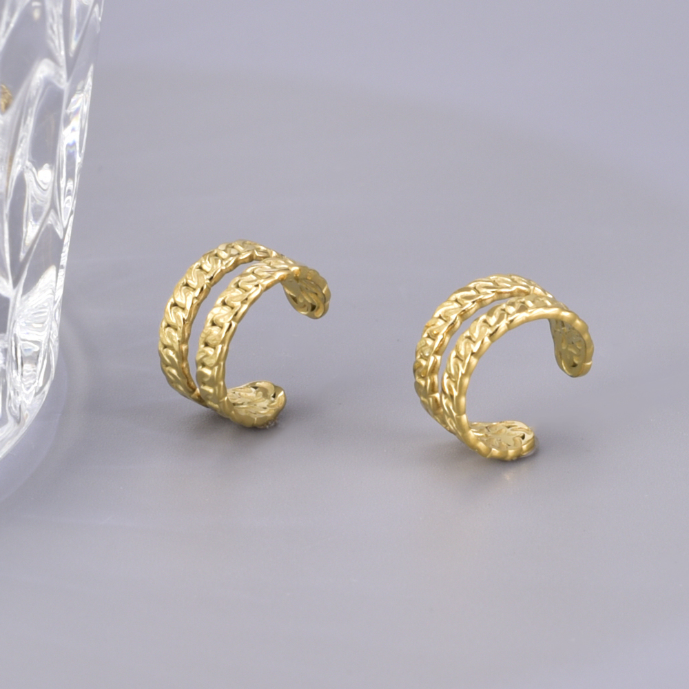 1 Pair Simple Style Classic Style Solid Color Plating 304 Stainless Steel Titanium Steel 18K Gold Plated Ear Cuffs display picture 5