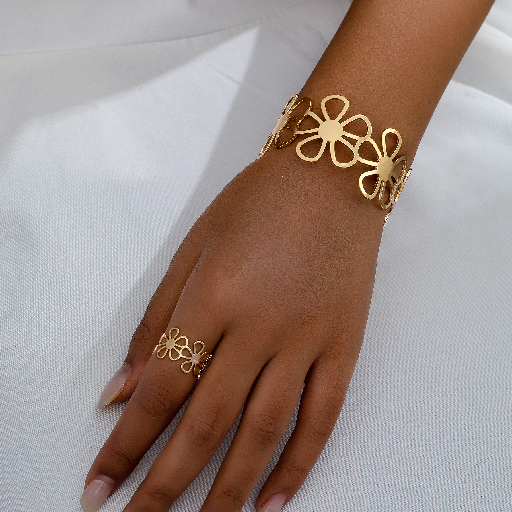 Basic Modern Style Classic Style Flower 14K Gold Plated Alloy Wholesale Rings Bracelets Jewelry Set display picture 5