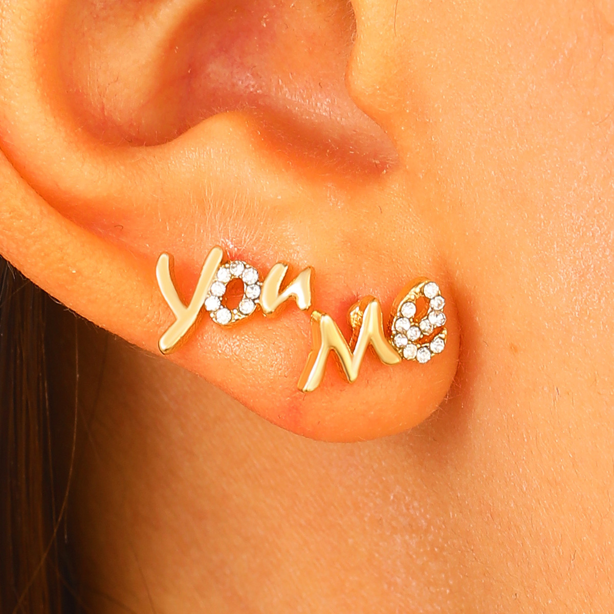 1 Pair Basic Modern Style Classic Style Letter Inlay Copper Rhinestones Ear Studs display picture 5