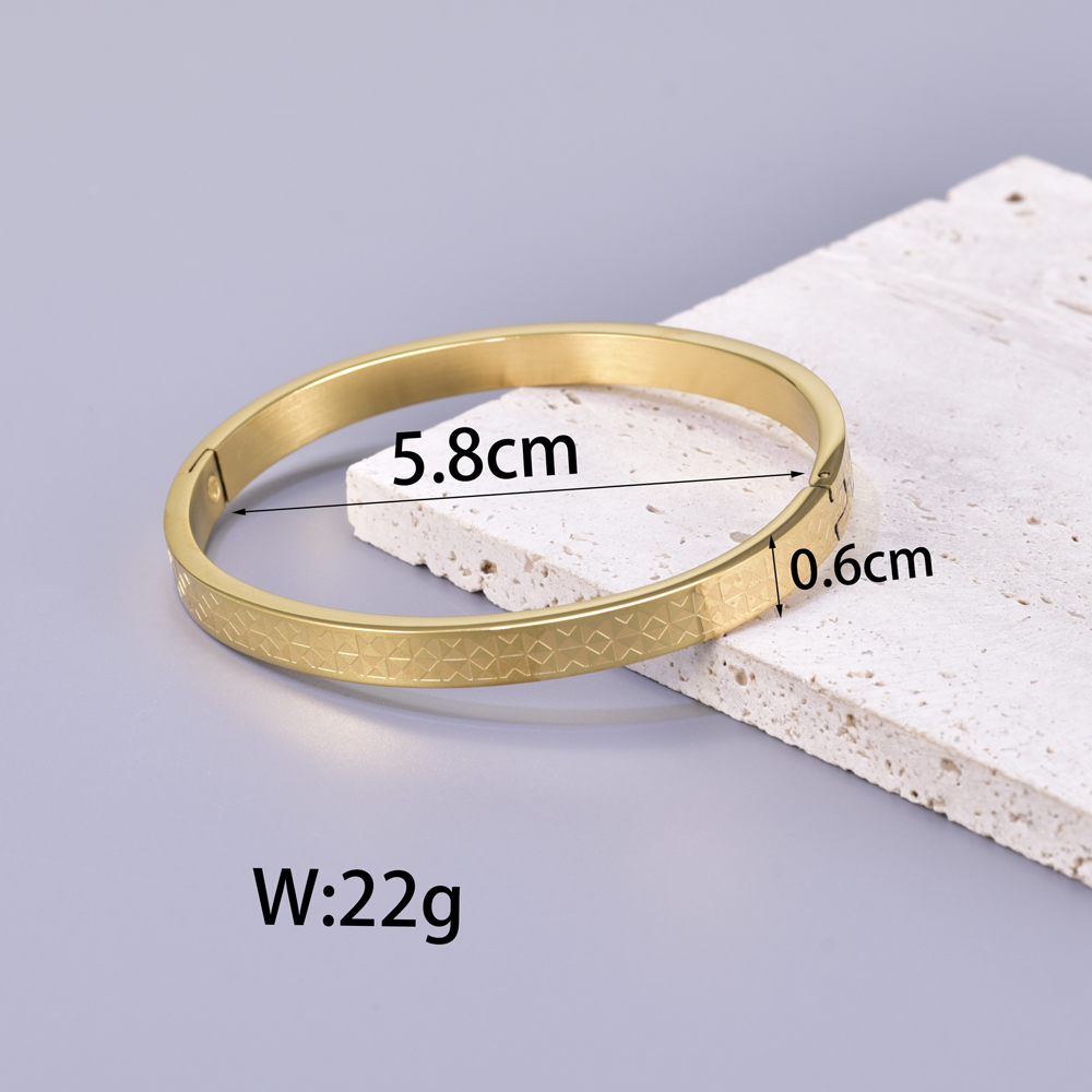 304 Stainless Steel Titanium Steel 18K Gold Plated Simple Style Classic Style Plating Solid Color Bangle display picture 5