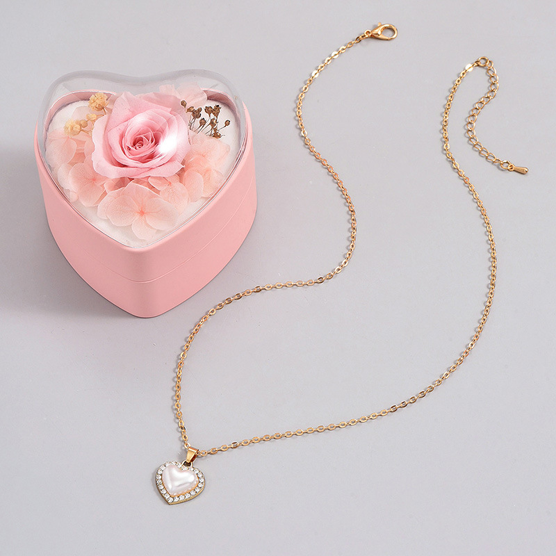 Elegant Lady Sweet Heart Shape Alloy Plating Inlay Resin Rhinestones Women's Pendant Necklace display picture 5