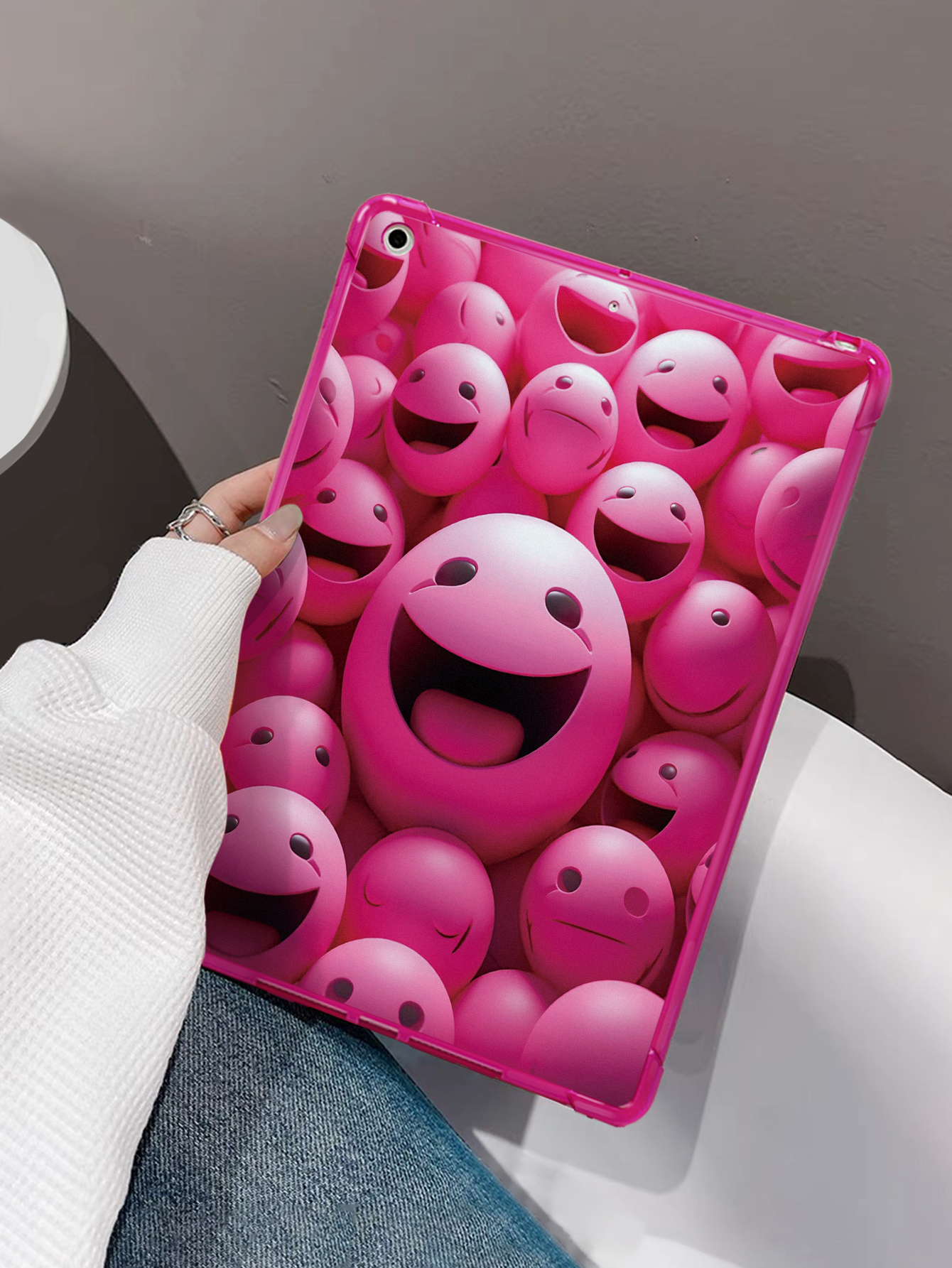 Plastic Cartoon Smiley Face Cute Tablet PC Protective Sleeve Phone Accessories display picture 1