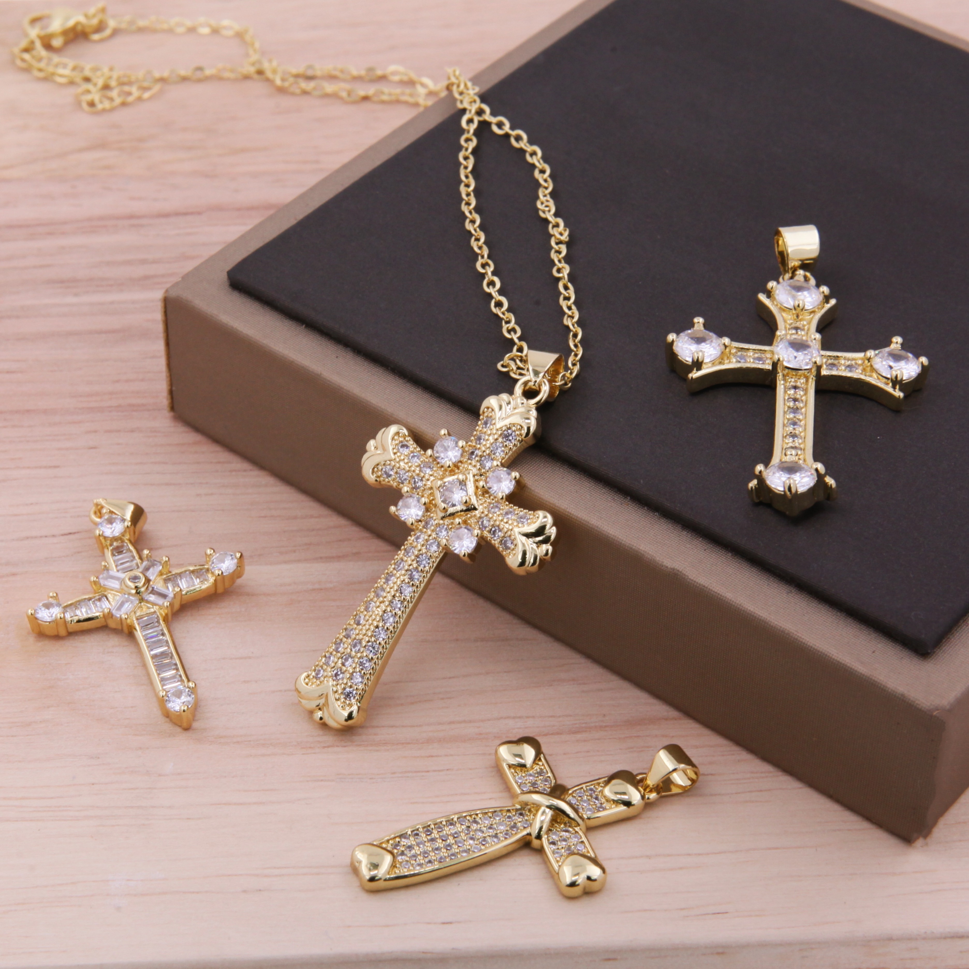 Wholesale Hip-Hop Shiny Cross Copper Plating 18K Gold Plated Zircon display picture 1