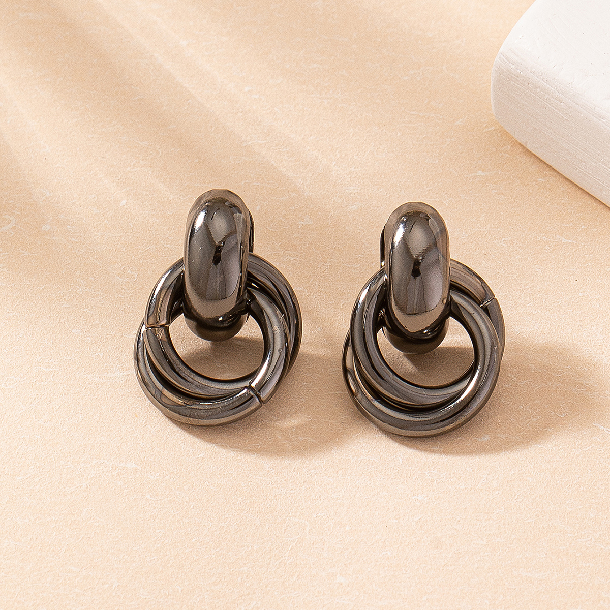 1 Pair Hip-Hop Retro Solid Color Iron Ear Studs display picture 5