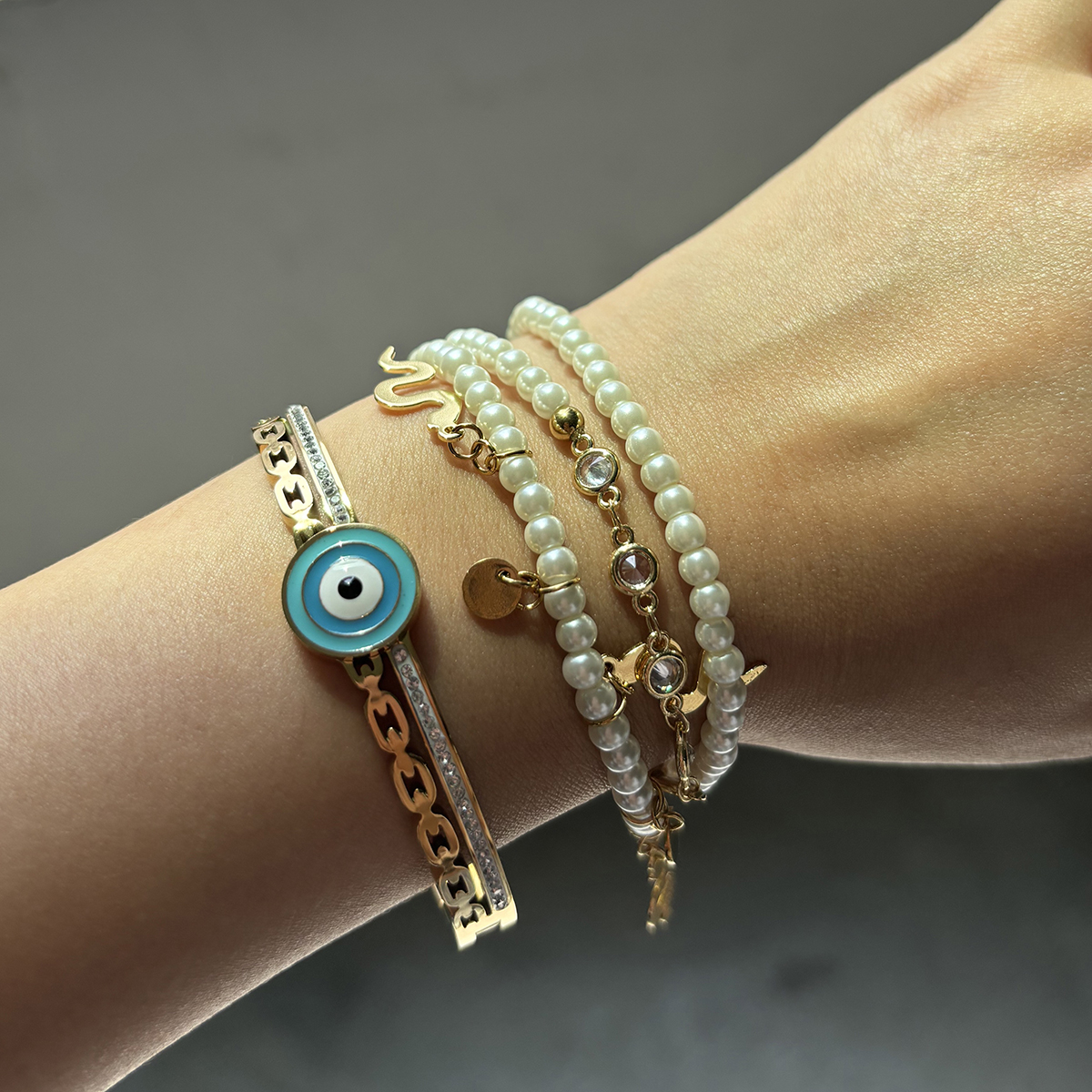 Nordic Style Artistic Devil's Eye Snake 304 Stainless Steel Imitation Pearl 18K Gold Plated Bracelets Bangle In Bulk display picture 4