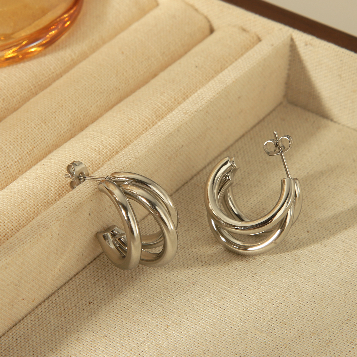 1 Pair Simple Style Classic Style C Shape Plating 304 Stainless Steel 18K Gold Plated Ear Studs display picture 3