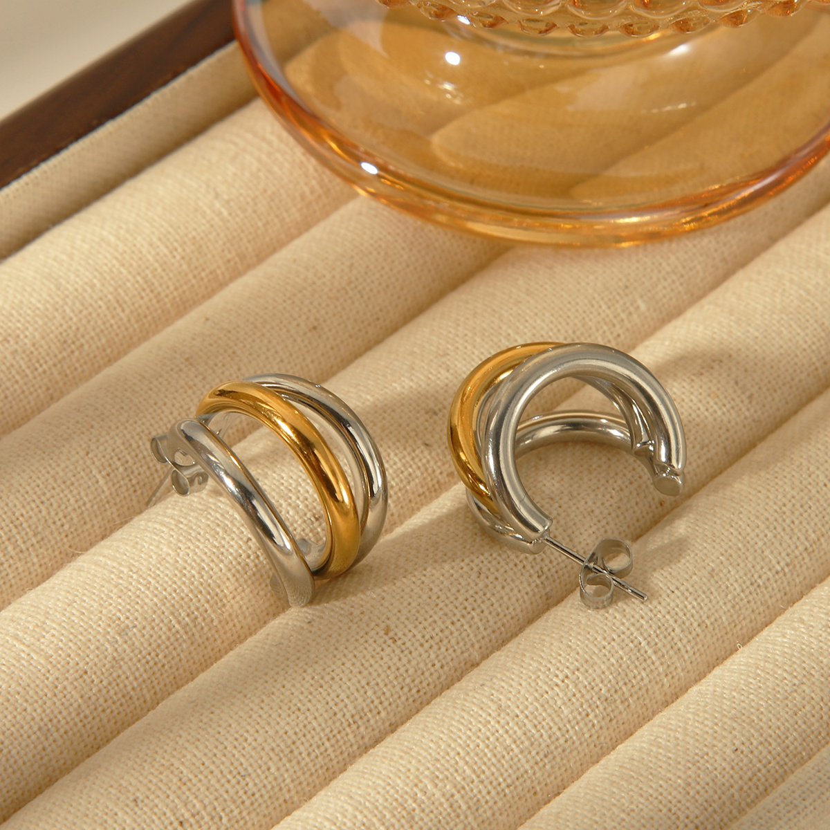 1 Pair Simple Style Classic Style C Shape Plating 304 Stainless Steel 18K Gold Plated Ear Studs display picture 2