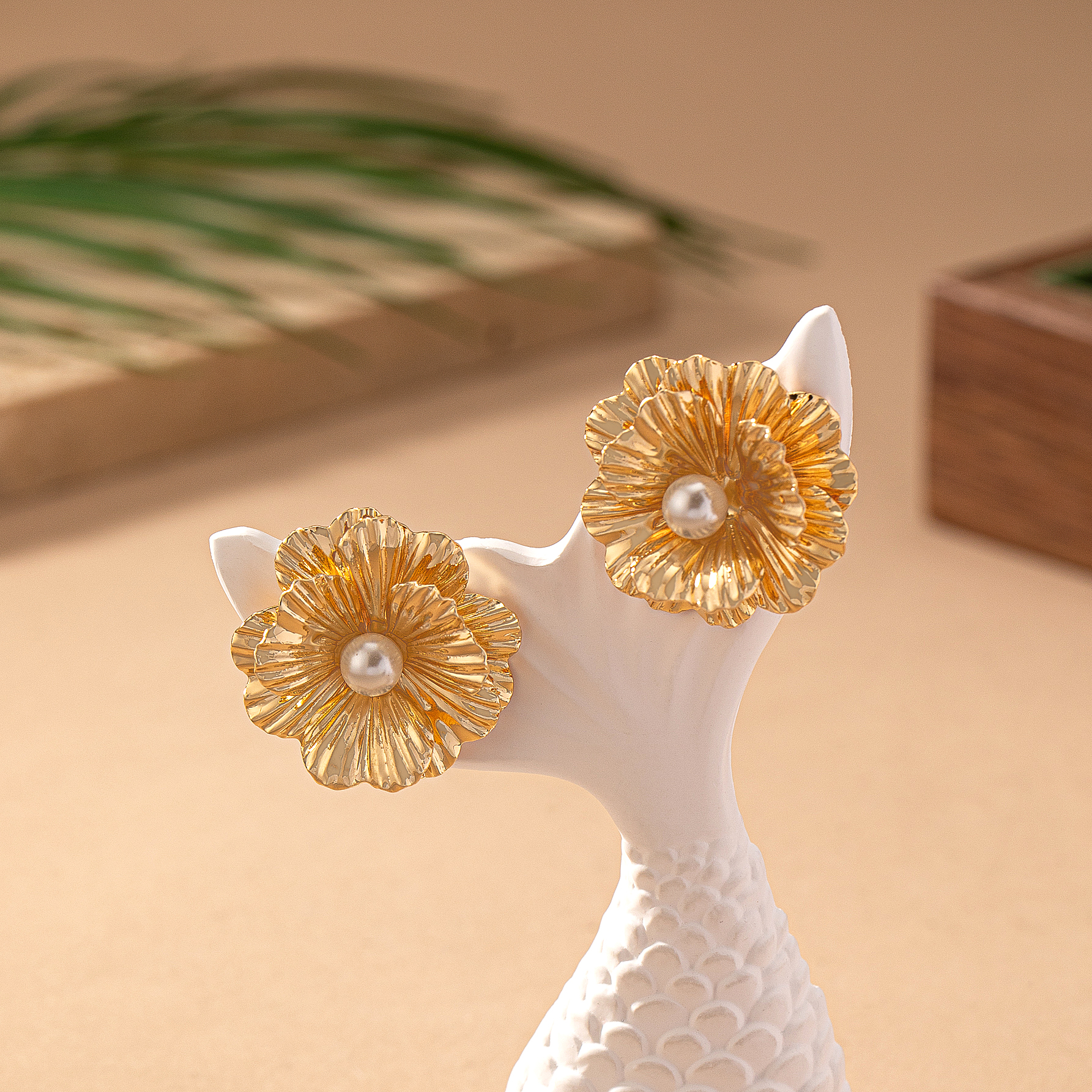 1 Pair Elegant Lady Classic Style Flower Inlay Alloy Imitation Pearl Ear Studs display picture 3