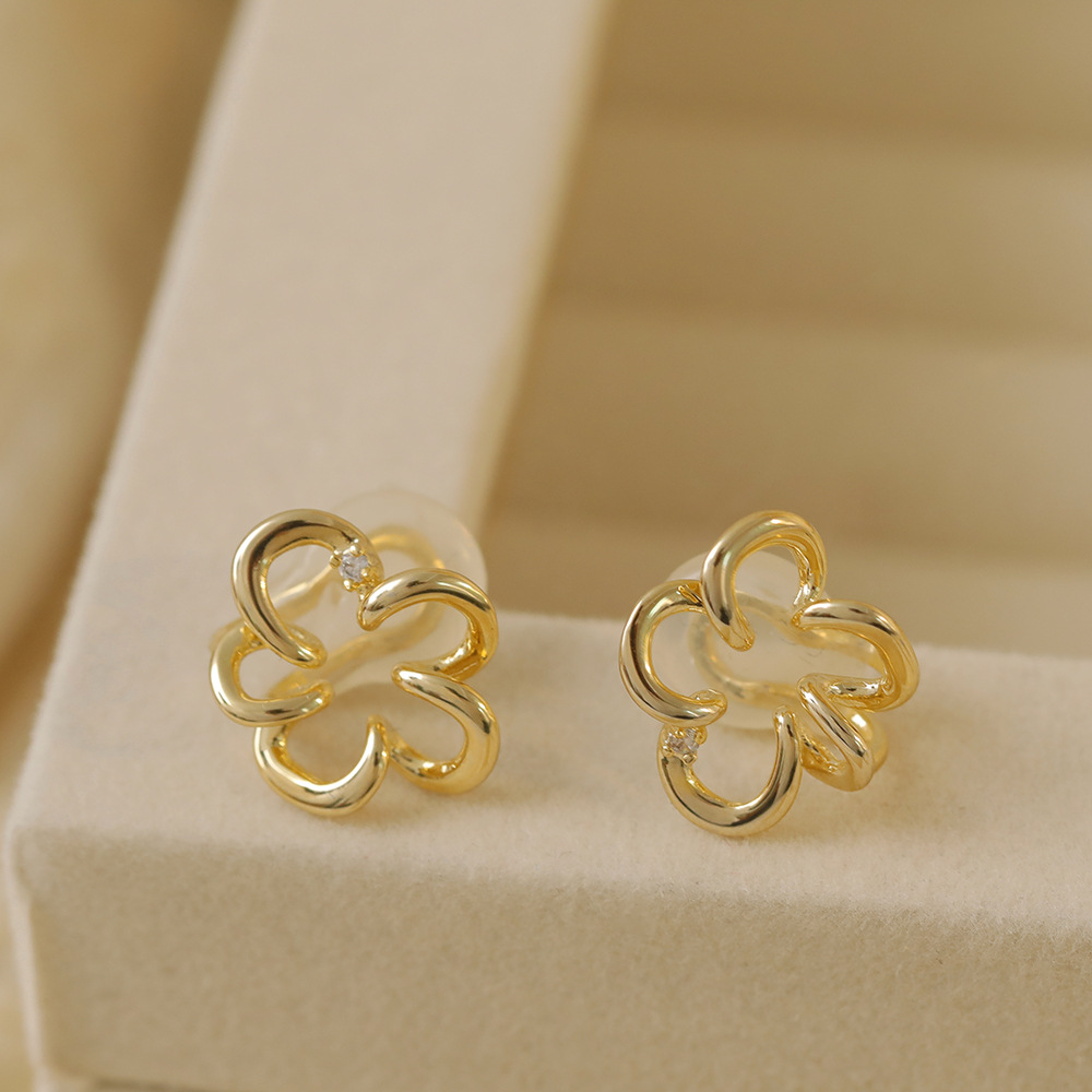 1 Piece Baroque Style Modern Style Classic Style Flower Bow Knot Inlay Copper Imitation Pearl Zircon 14K Gold Plated Ear Cuffs display picture 2