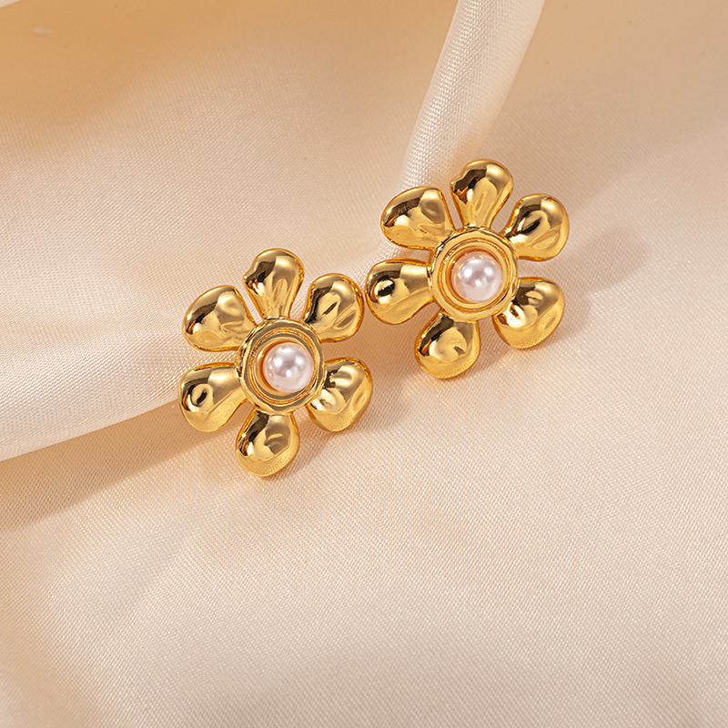 1 Pair Elegant Cute Flower Plating Inlay 304 Stainless Steel Pearl Gold Plated Ear Studs display picture 3