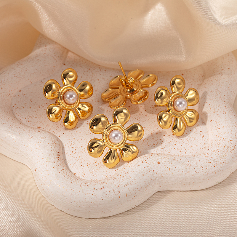 1 Pair Elegant Cute Flower Plating Inlay 304 Stainless Steel Pearl Gold Plated Ear Studs display picture 2