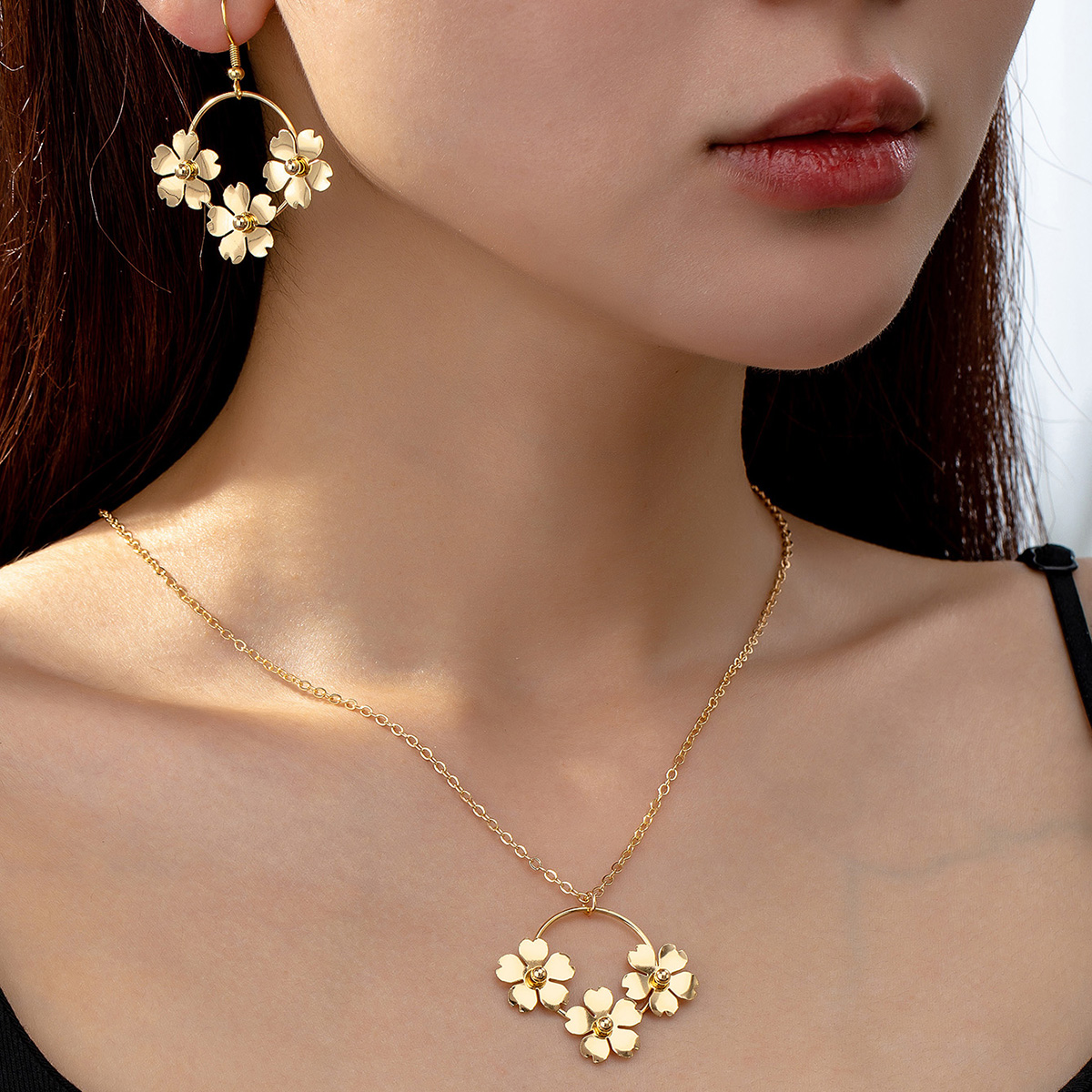 Elegant Lady Streetwear Flower Iron Wholesale Earrings Necklace Jewelry Set display picture 2