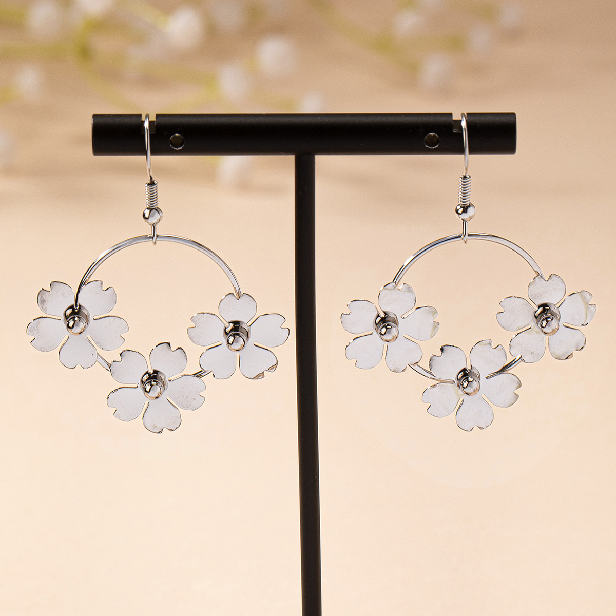 1 Pair IG Style Elegant French Style Flower Iron Drop Earrings display picture 3