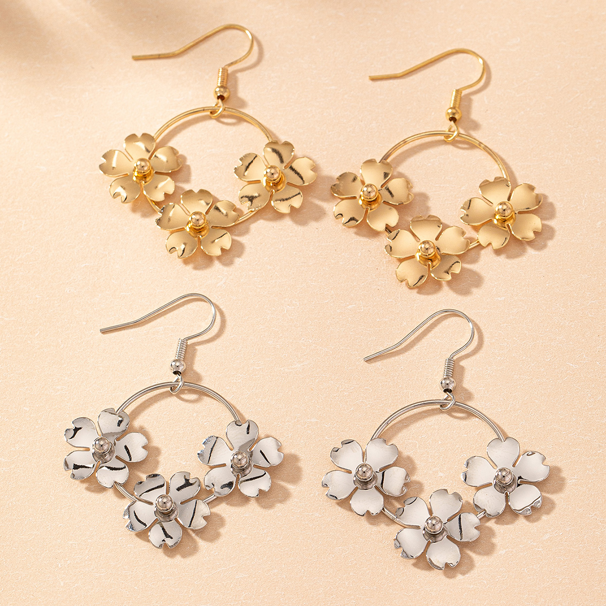 1 Pair IG Style Elegant French Style Flower Iron Drop Earrings display picture 4