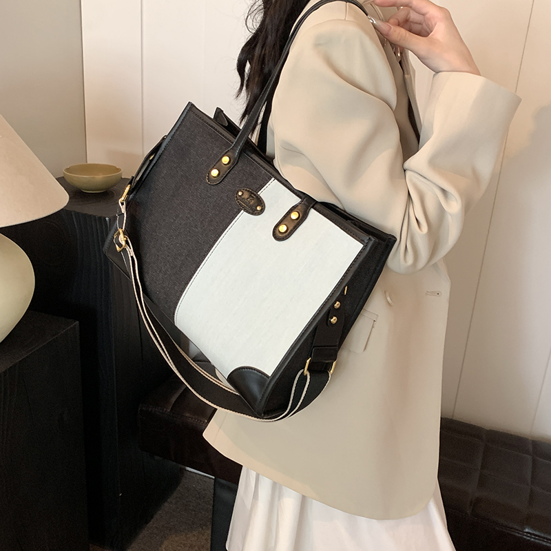 Women's Pu Leather Denim Color Block Classic Style Sewing Thread Zipper Tote Bag display picture 6