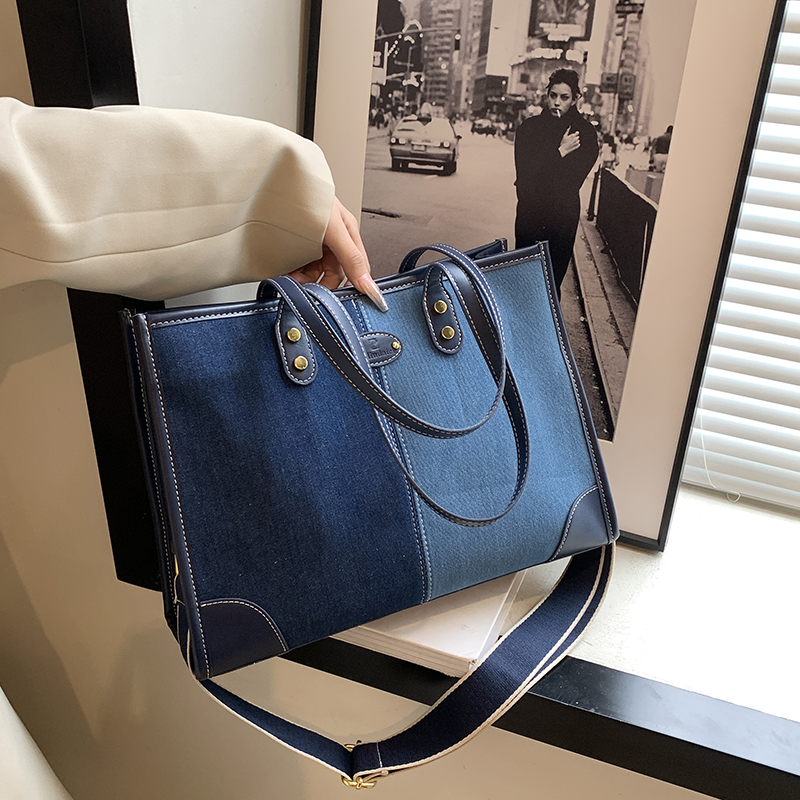 Women's Pu Leather Denim Color Block Classic Style Sewing Thread Zipper Tote Bag display picture 10